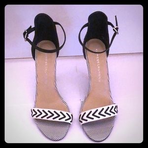 Chinese laundry sandals tribal print size 9.5 new